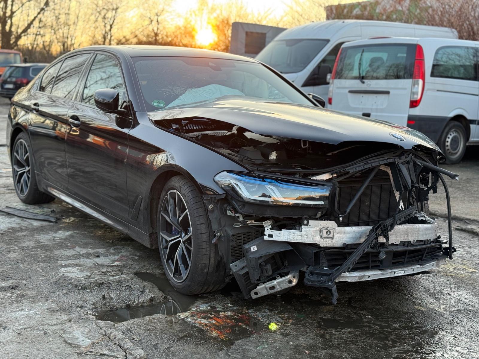 BMW M550 i xDrive*Massage*Schiebedach*Aerodynamik*