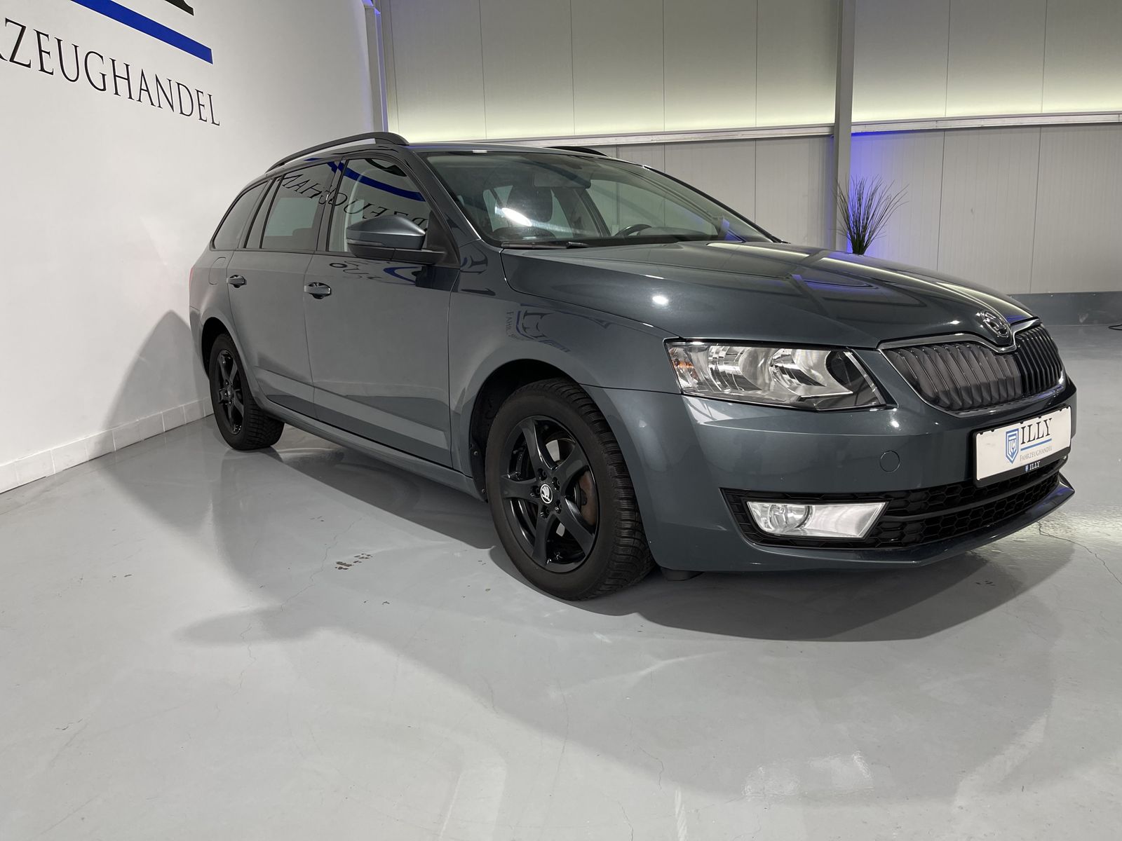 Fahrzeugabbildung SKODA Octavia Ambition 2.0 TDI*Navi*PDC*SHZ*Temp*