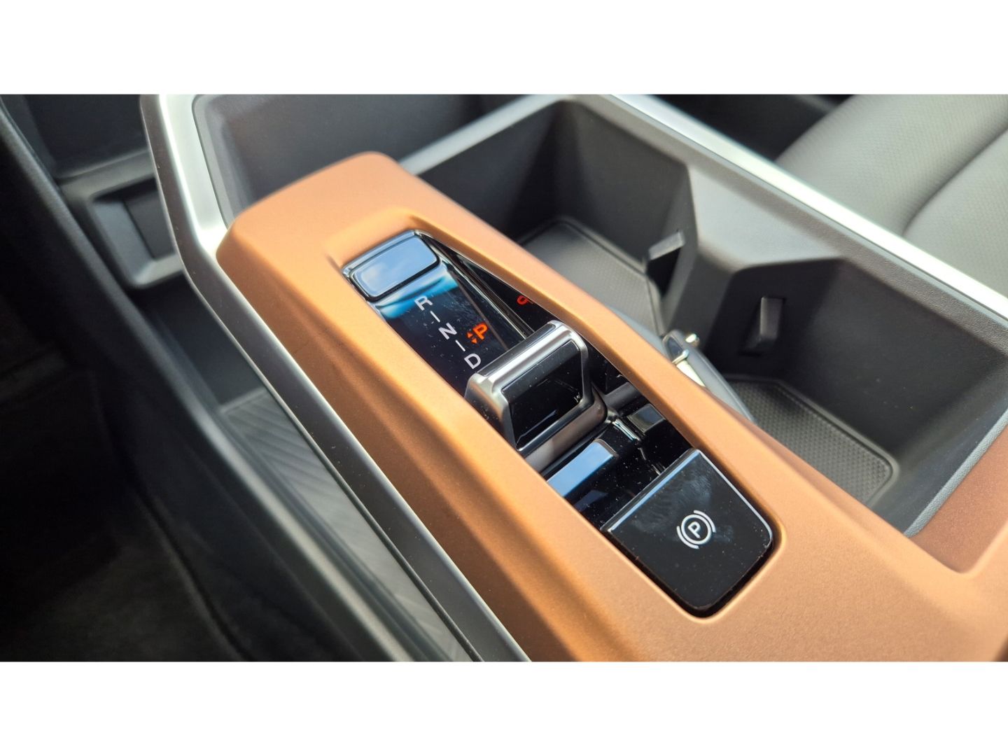 Fahrzeugabbildung KGM Torres 1.5 Nomad 6/AT 2WD Navi LED Apple CarPlay