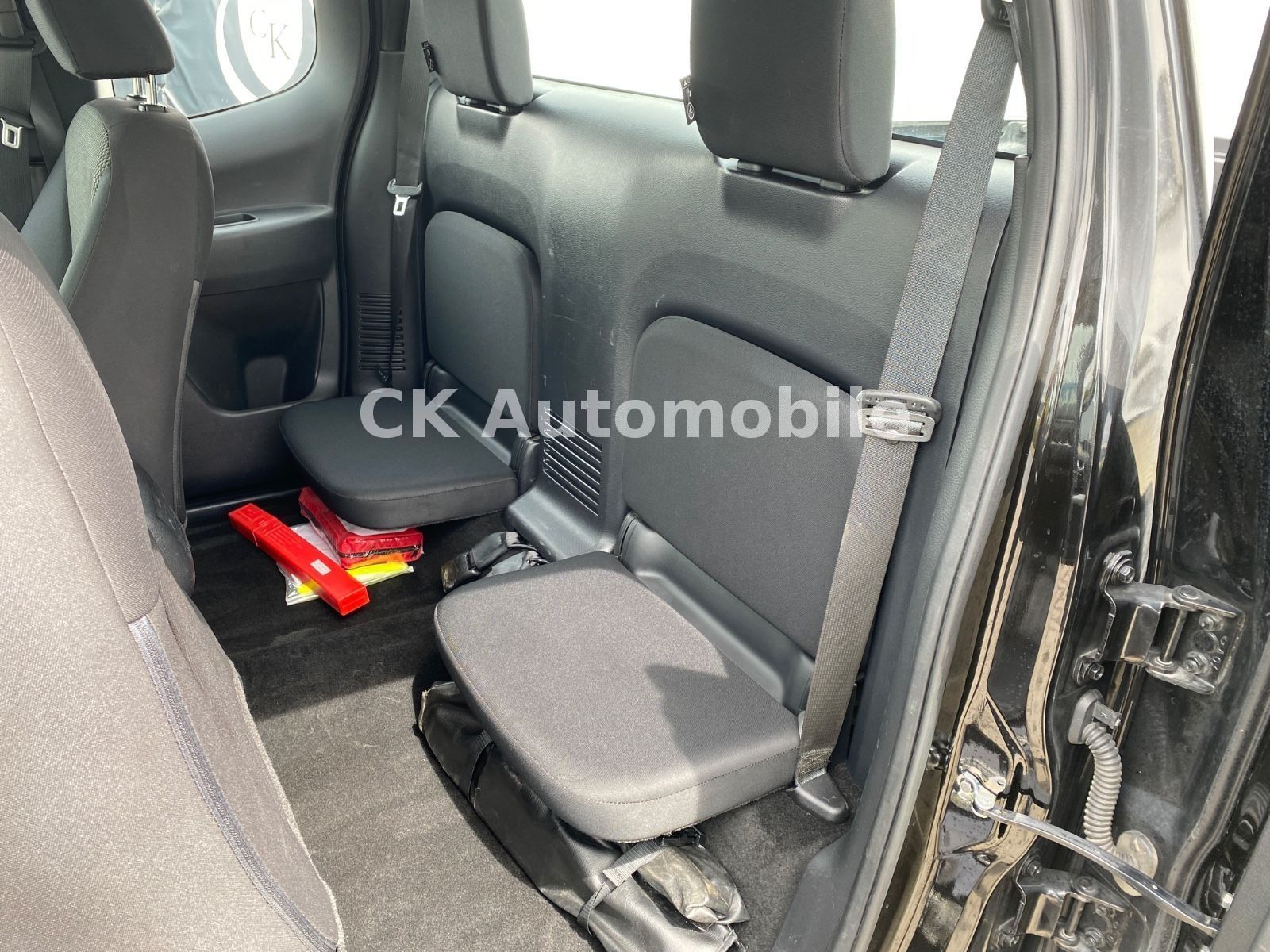 Fahrzeugabbildung Nissan Navara NP300 Acenta King Cab 4x4/AHK 3500 KG
