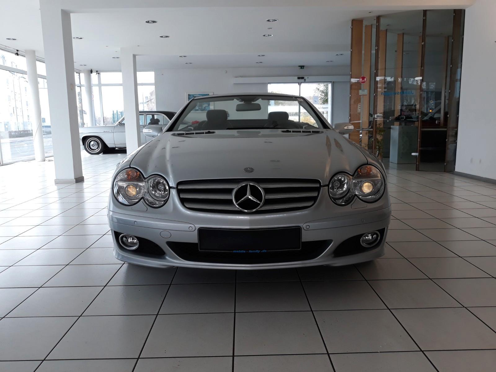 Mercedes-Benz 1. HAND - SILBERPFEIL . 350 SL / R 230.