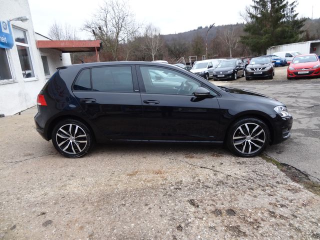 Fahrzeugabbildung Volkswagen Golf VII Lim. Allstar/ 2.Hd/SitzH/Navi/PDC/Tempo
