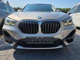 BMW X1 xDrive 25 e Sport Line - mit Hybrid-Antrieb: Schiebedach, Geländewagen