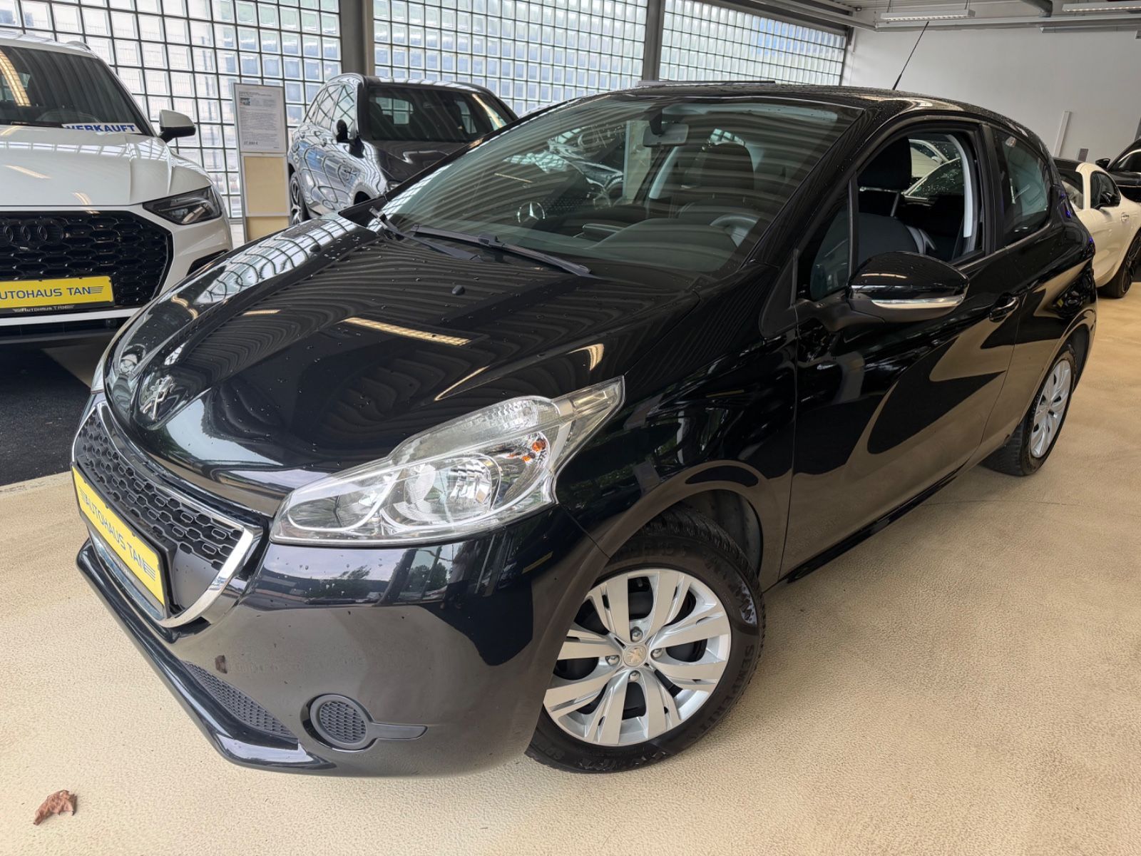 Fahrzeugabbildung Peugeot 208 Active