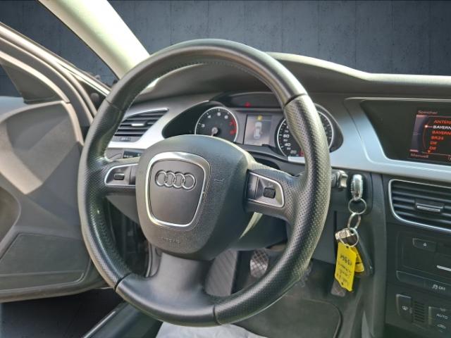 Audi A4 2011 — photo 23