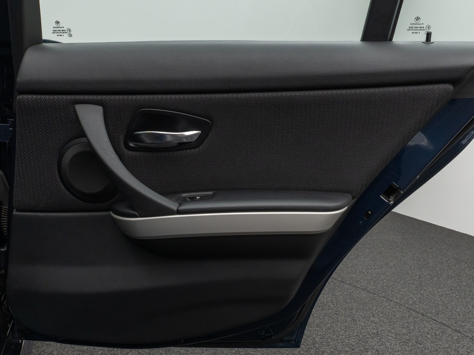 Fahrzeugabbildung BMW 320d PDC Navi Xenon Fernlichtassist Komfort AHK