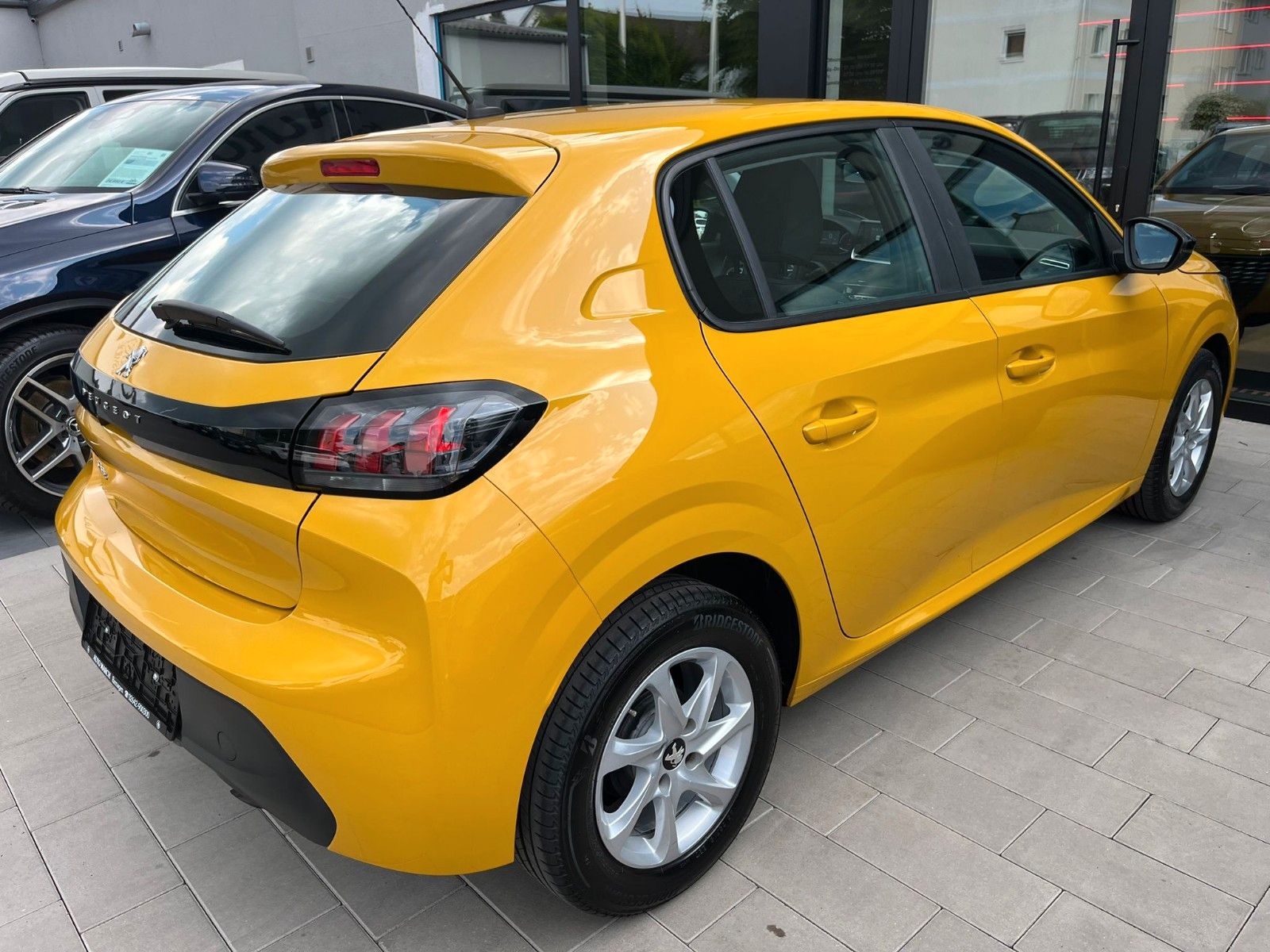 Fahrzeugabbildung Peugeot 208 Active