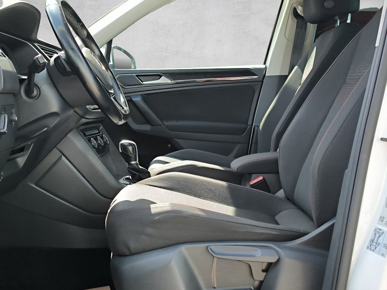 VW Tiguan Sound 4Motion AHK Navi - Bild 10