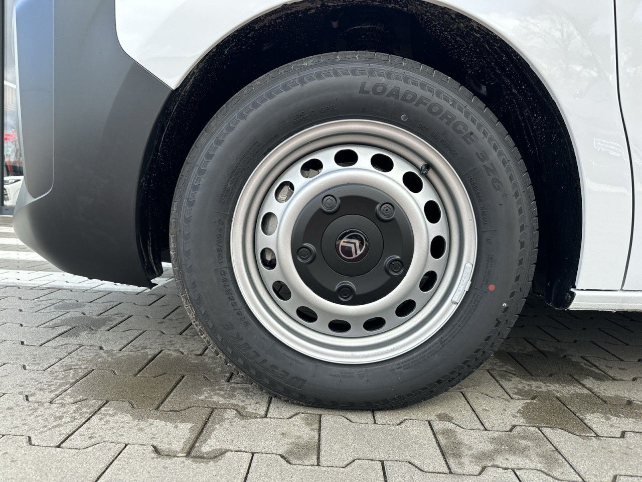 Fahrzeugabbildung Citroën Jumpy Kastenwagen XL Diesel 150 Automatik - mit KI generiert/bearbeitet