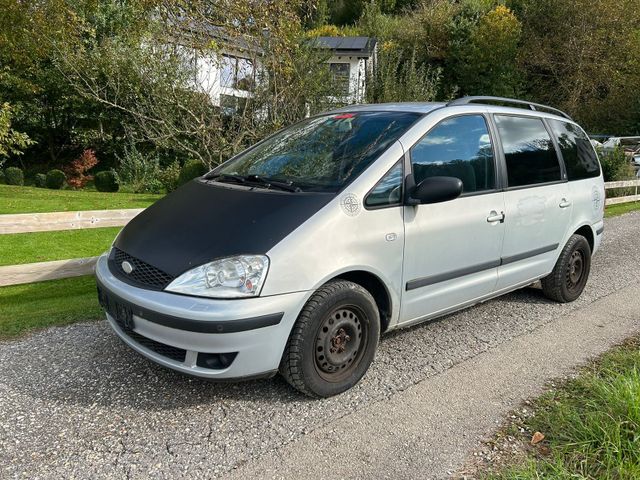 Ford Galaxy 2.3 16V Ghia 7-sitzig