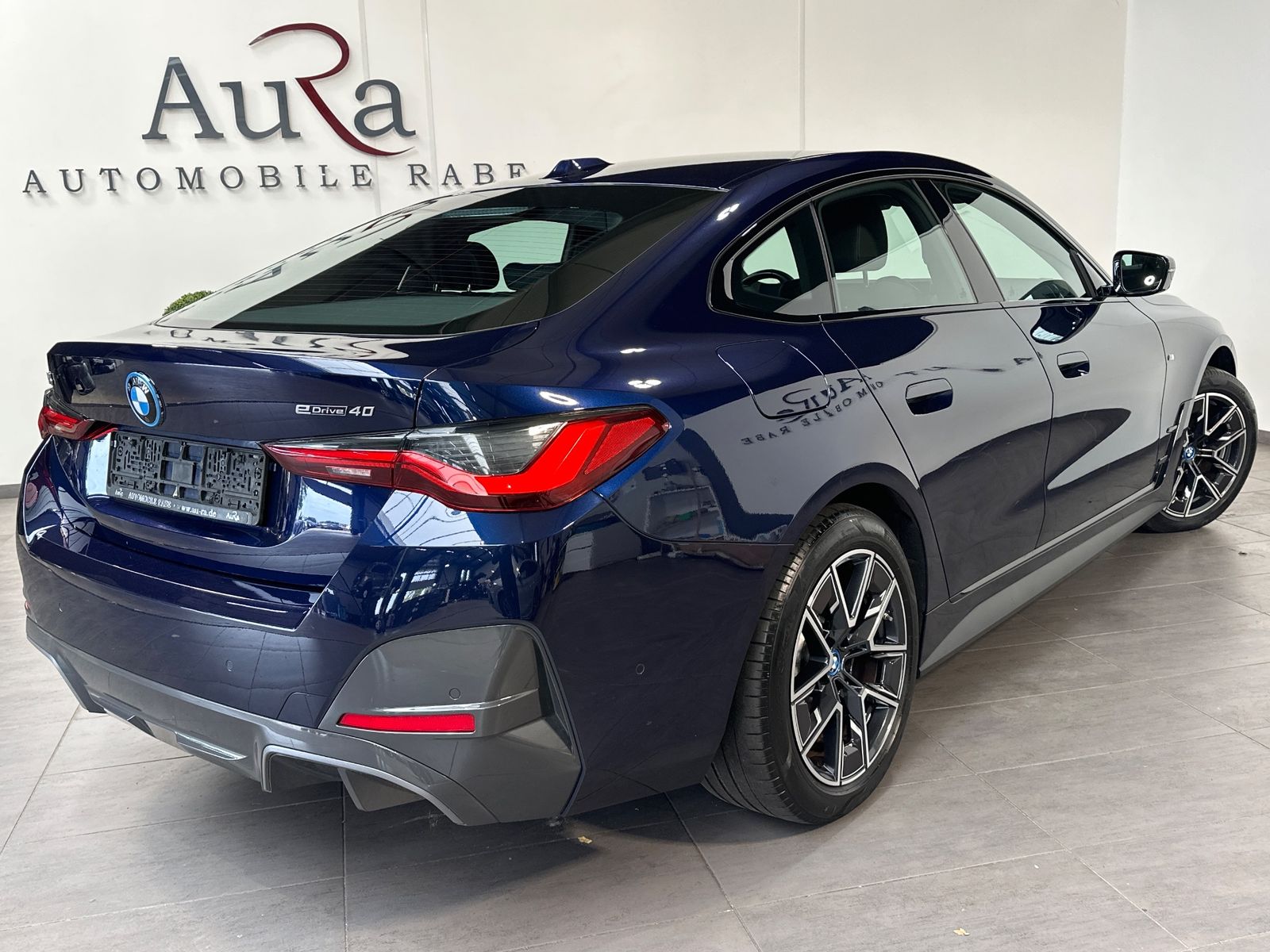 Fahrzeugabbildung BMW i4 GC eDrive40 M-Sport NAV+LED+GLASDACH+ACC+VC