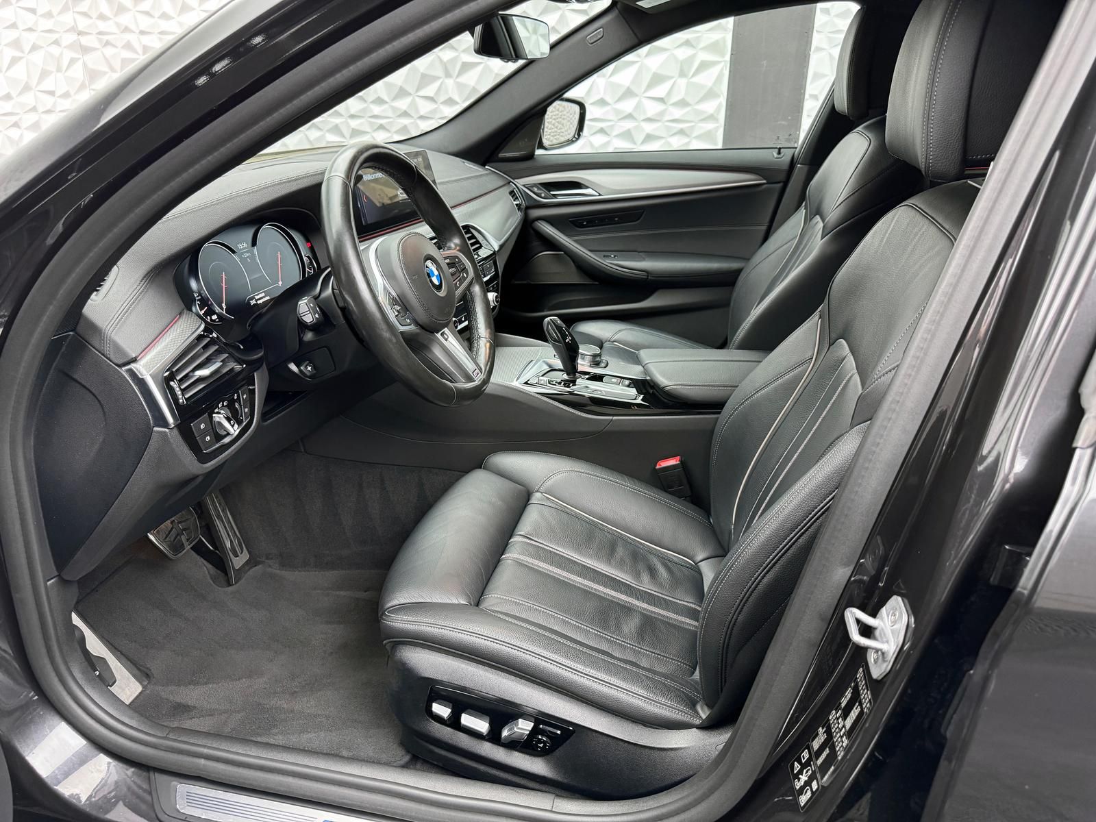 Fahrzeugabbildung BMW d*XDR*M-PAKET*H&K*STANDHZ*MASSAGE*360°HUD*AHK