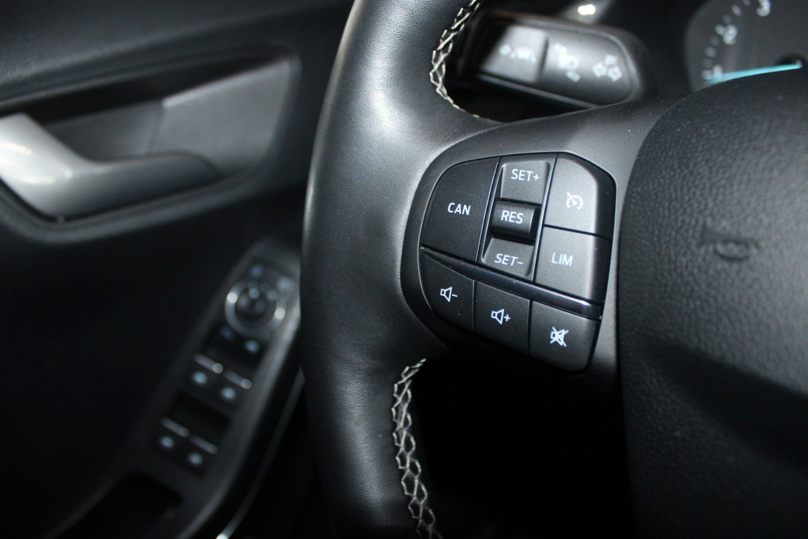 Fahrzeugabbildung Ford Puma MHEV Titanium AHK LED NAVI CAM WinterPaket