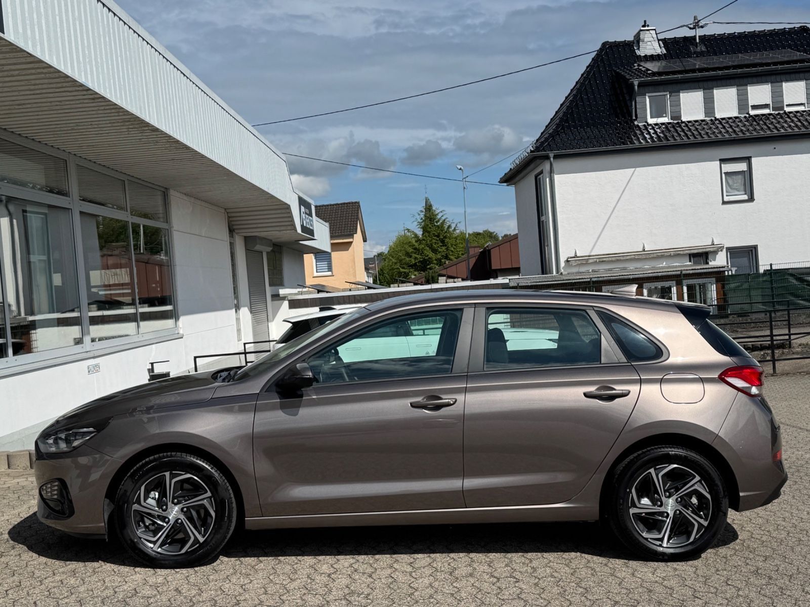 Fahrzeugabbildung Hyundai i30 Select Mild-Hybrid/PDC/DAB/SHZ/KLIMA/TEMPOMA