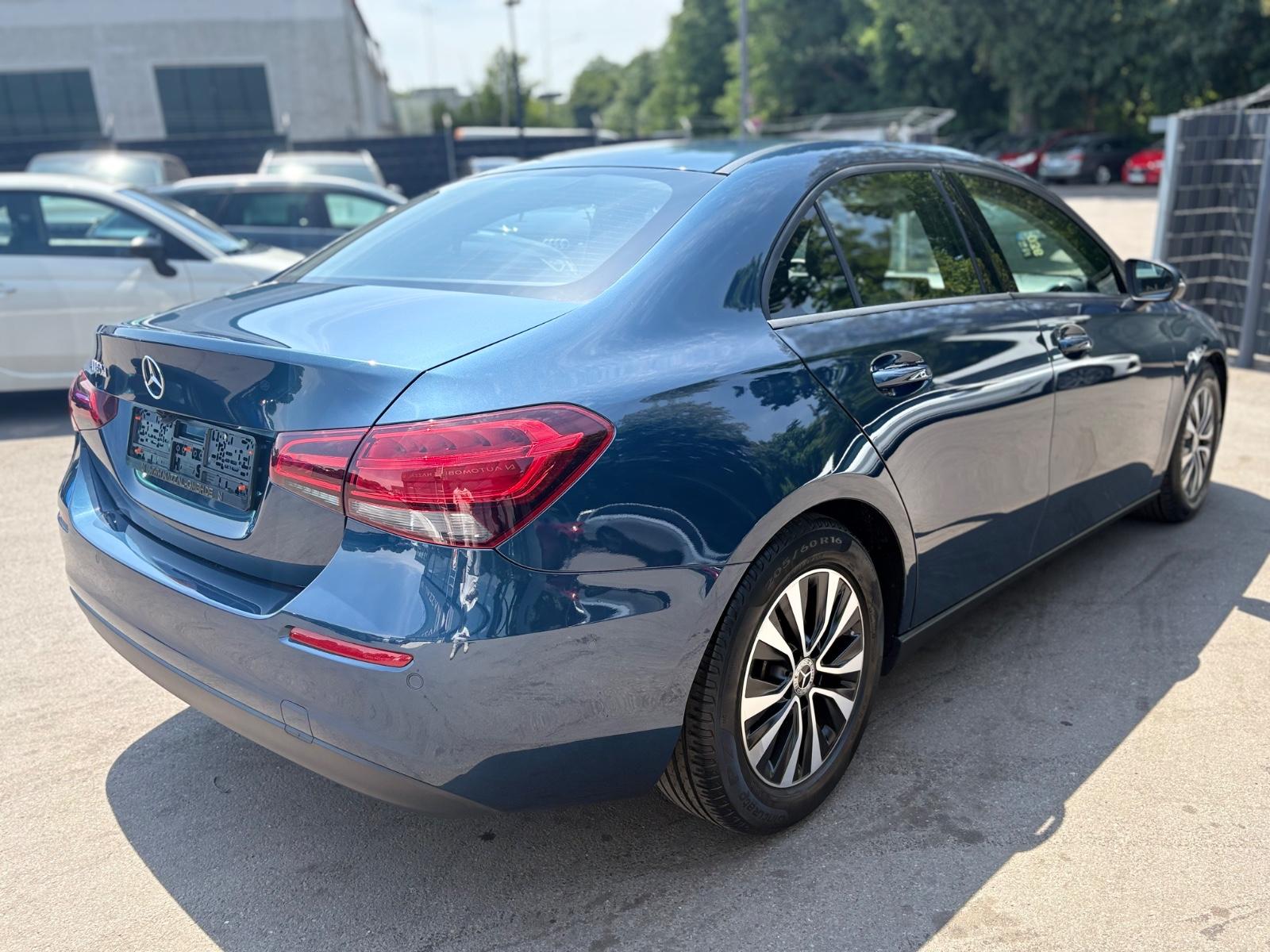 Mercedes-Benz A 180 d LIMOUSINE *MULTIBEAM*KAM*SHZ*ALU*