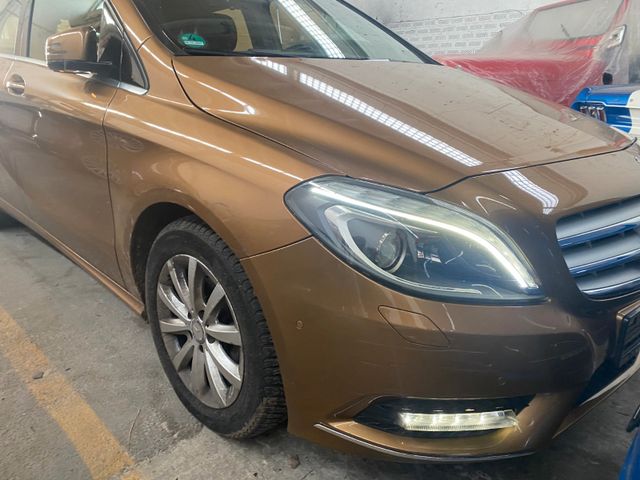 Mercedes-Benz B 180 Automatik Xenon Panorama MB Garantie 05/25