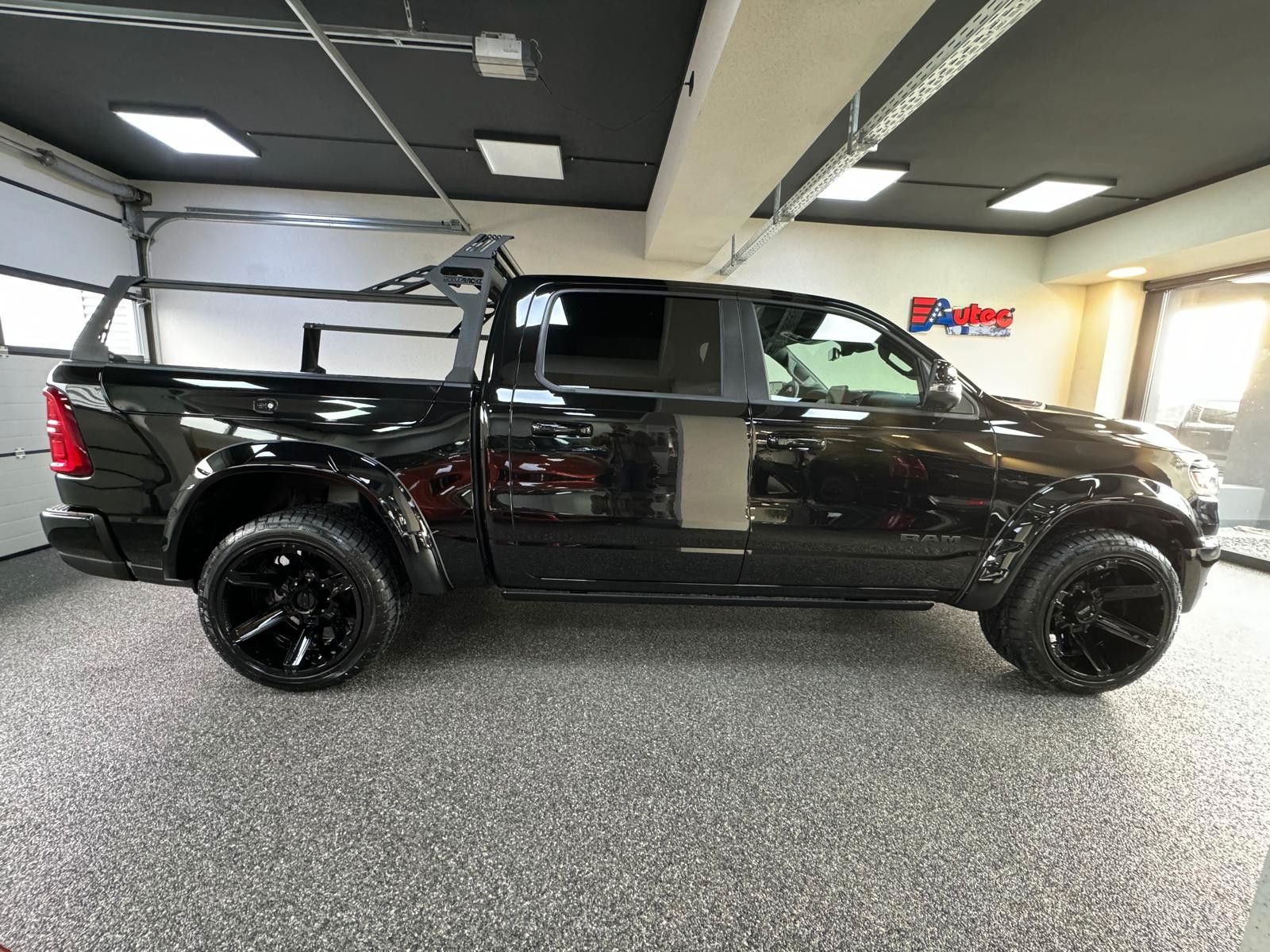 Fahrzeugabbildung Dodge RAM LIMITED HURRICANE 540 PS-LA CHANTI SPECIAL