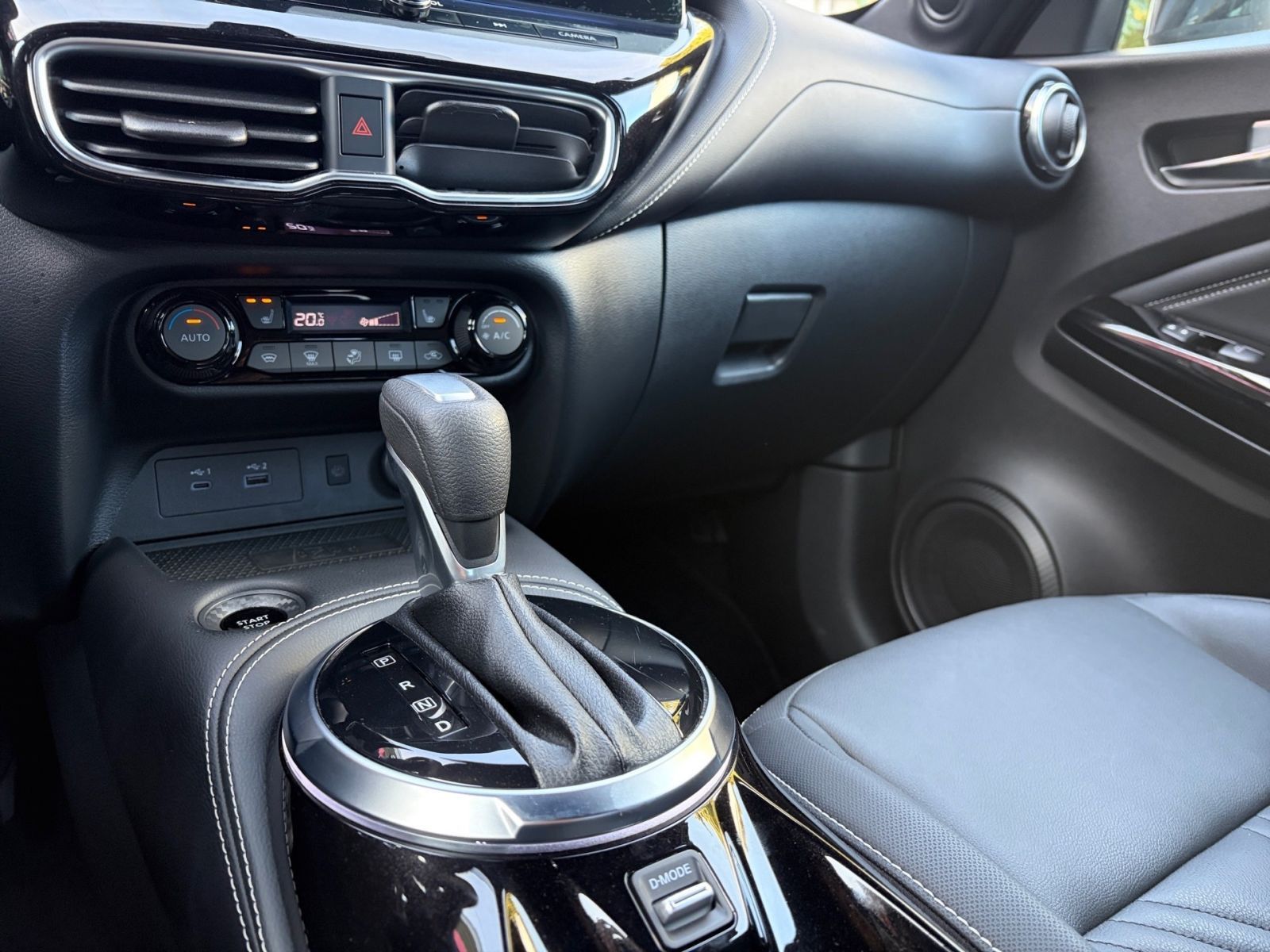 Fahrzeugabbildung Nissan Juke 1.6 Hybrid Tekna Hybrid *ALLWETTER*BOSE*LED