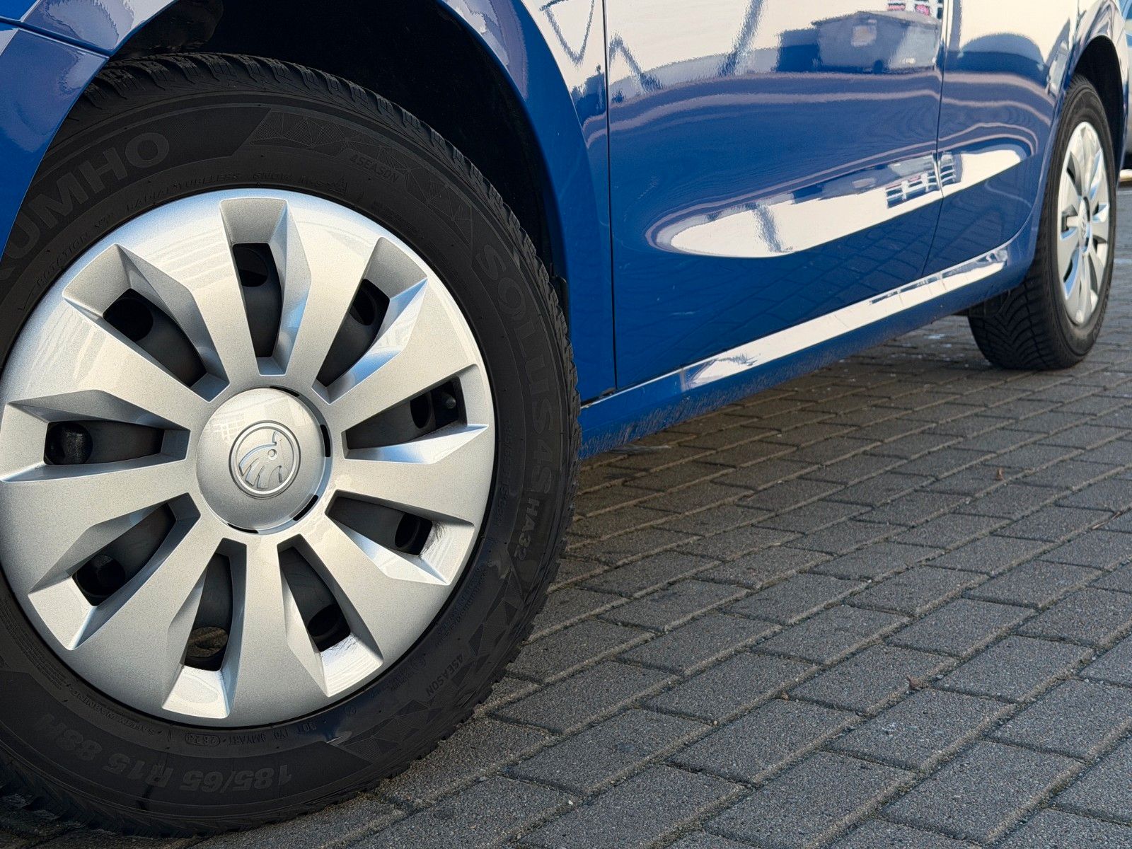 Fahrzeugabbildung SKODA Fabia 1.0 MPI Selection *Klima*Allwetter*Stzhzg*