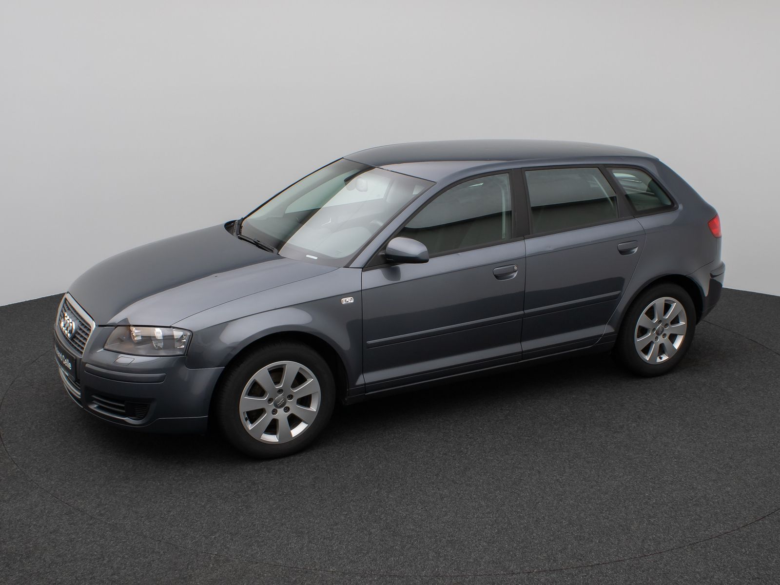 Fahrzeugabbildung Audi A3 Sportback 1.6 FSI Ambiente Sitzhzg PDC Xenon