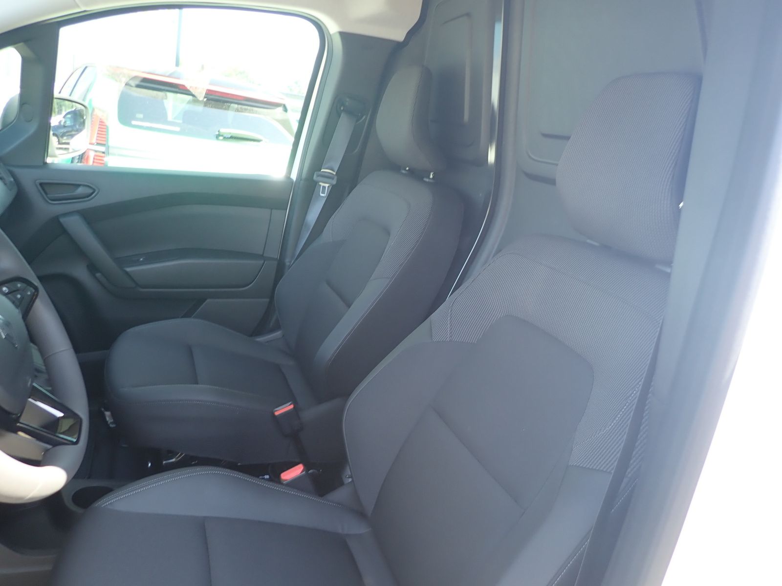 Fahrzeugabbildung Renault Kangoo Rapid Advance L2 Blue dCi 115 EDC MY26