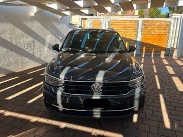 Volkswagen Tiguan - 2