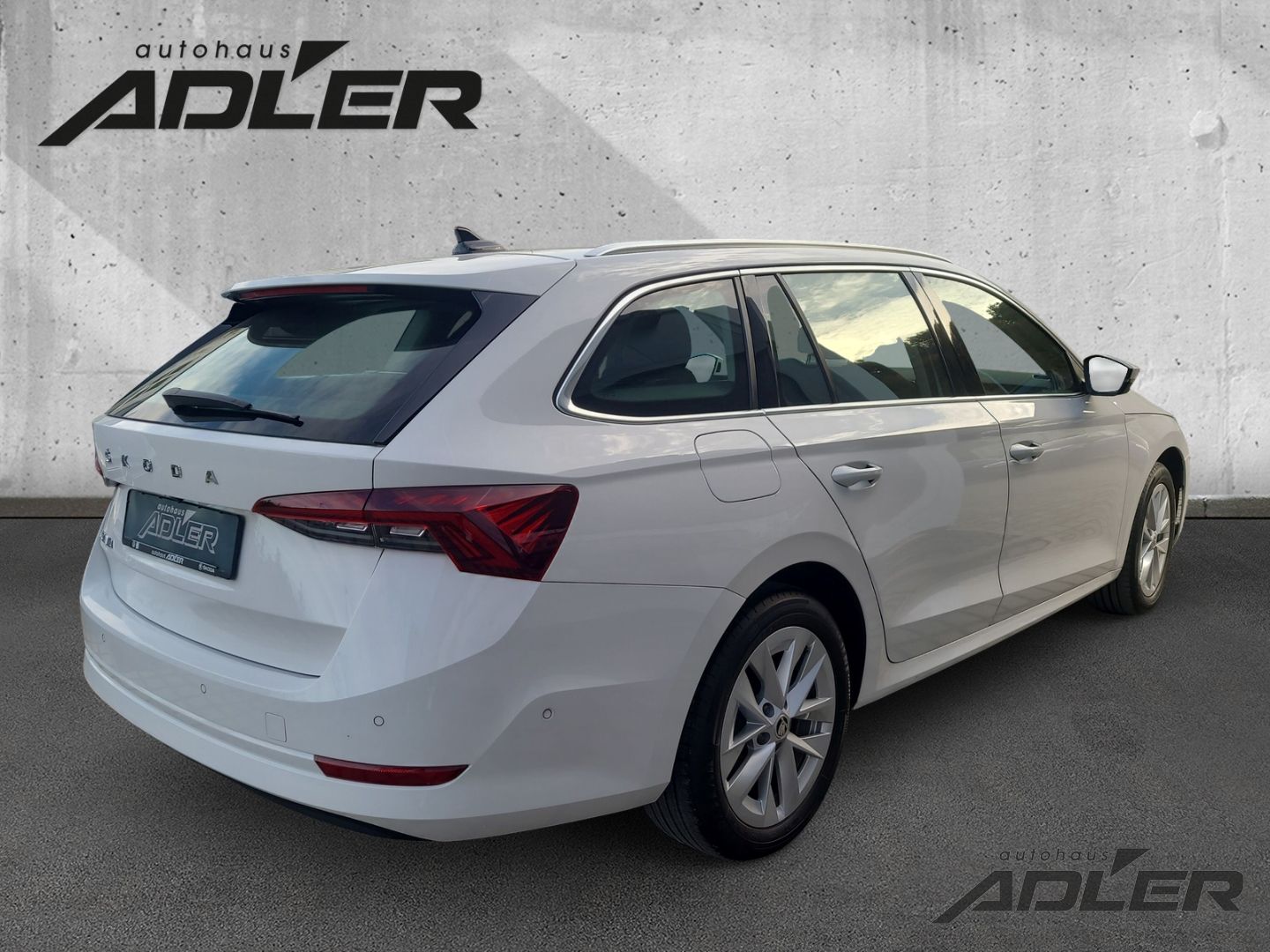 Skoda Octavia Combi 2,0 TDI DSG Style Headup Navi el H foto 4