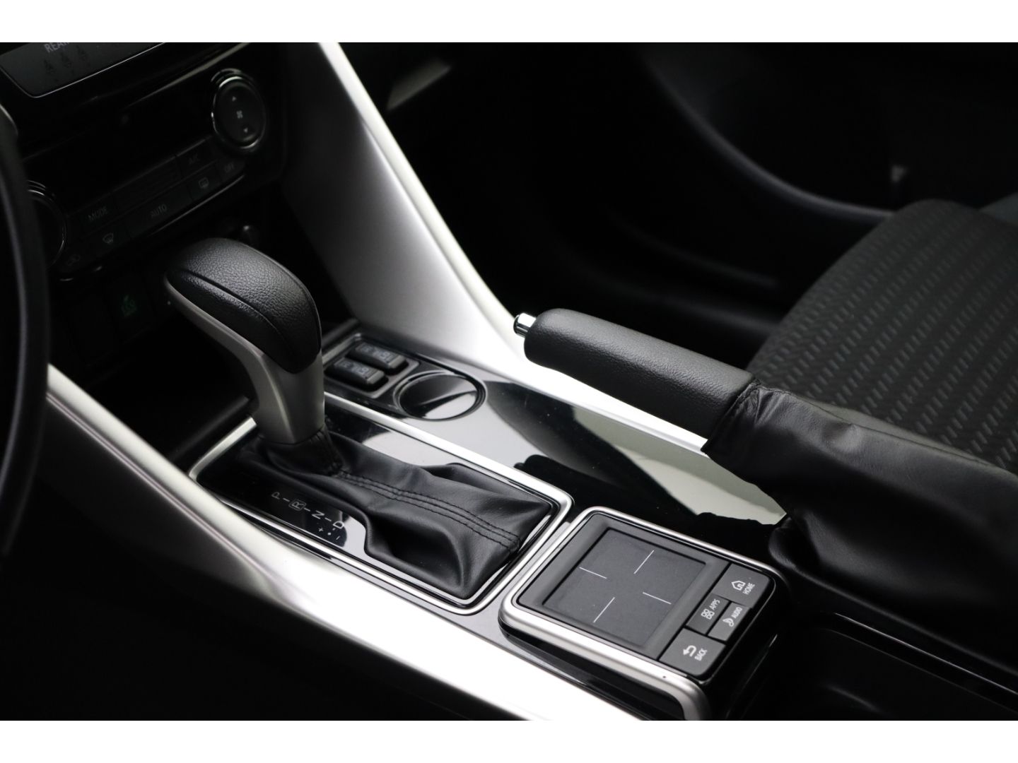 Fahrzeugabbildung Mitsubishi Eclipse Cross 1,5 l Turbo Benziner Diamant Editi