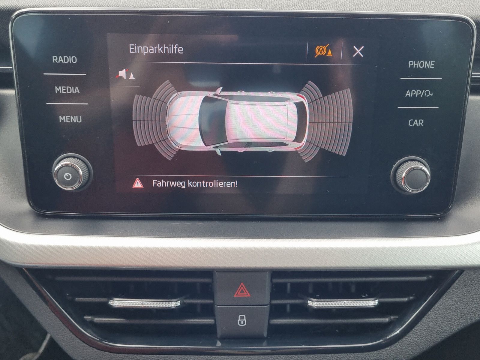 Fahrzeugabbildung SKODA Kamiq Ambition 1,0 TSI DSG ACC PDC