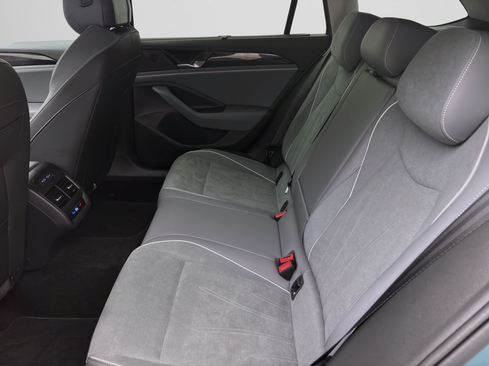Volkswagen Passat Variant - Bild 16