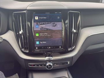 Volvo XC60 B5 AWD Plus Dark