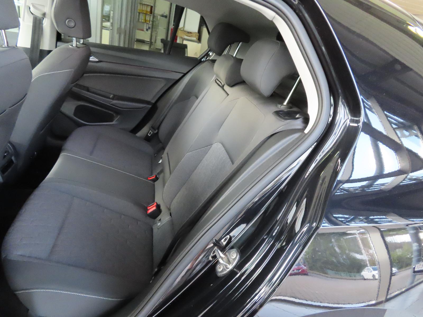 Volkswagen Golf VIII Lim. Move DSG PANO ACC AHK LED, миниатюра 16
