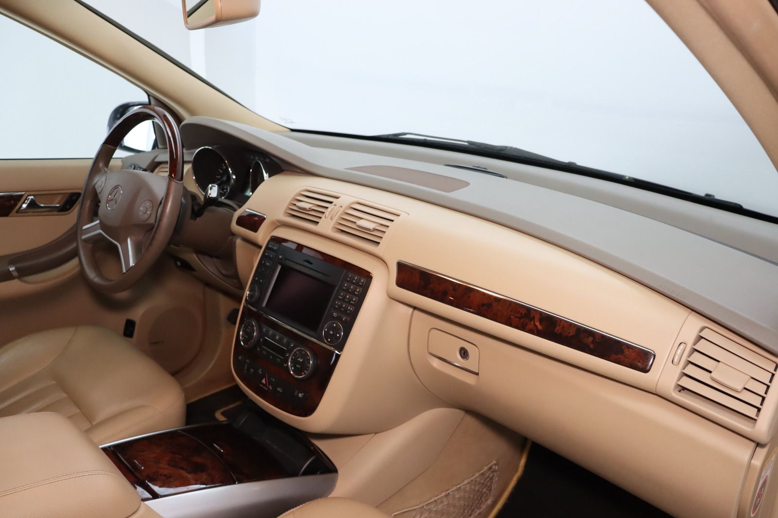 Fahrzeugabbildung Mercedes-Benz R 350 CDI 4MATIC lang * DIS * Pano * 7-Sitze
