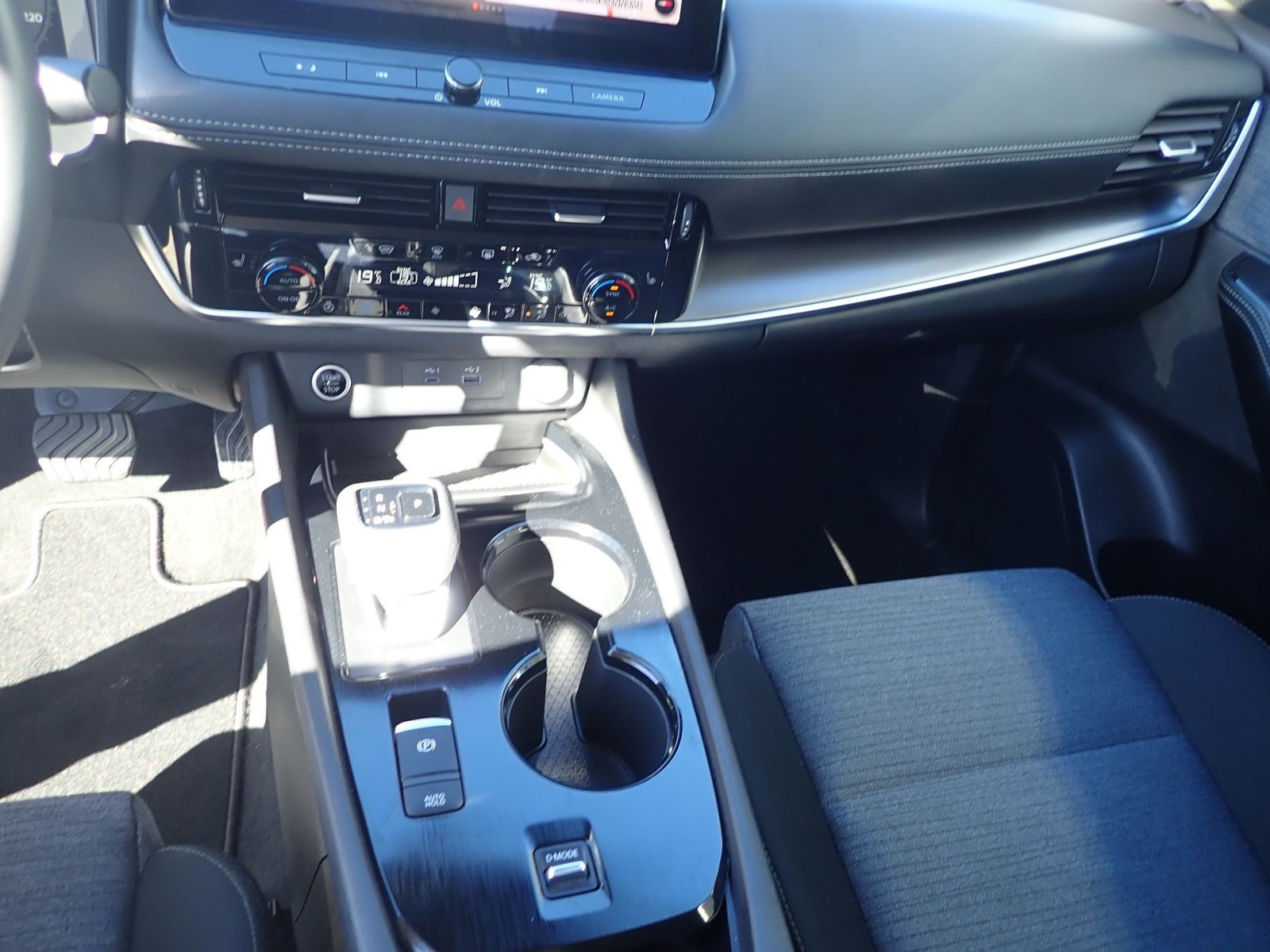 Fahrzeugabbildung Nissan X-Trail N-Connecta/GJR/NAVI/KAMERA