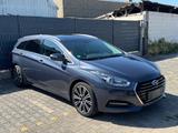 Hyundai i40 cw Premium (PANO/STZ-BEL/R-KAM/INFINITY/4XSH - Hyundai i40 mit Benzin-Antrieb