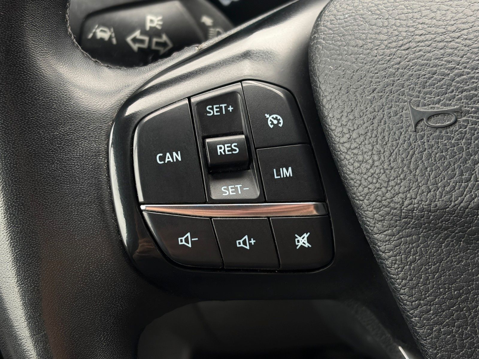 Fahrzeugabbildung Ford Transit Custom 300 L2 H1 Trend Navi Kamera Temp.