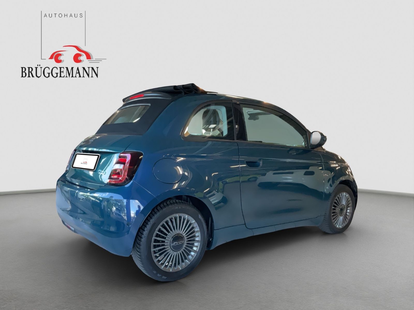 Fahrzeugabbildung Fiat 500e Icon Cabrio 42 kWh