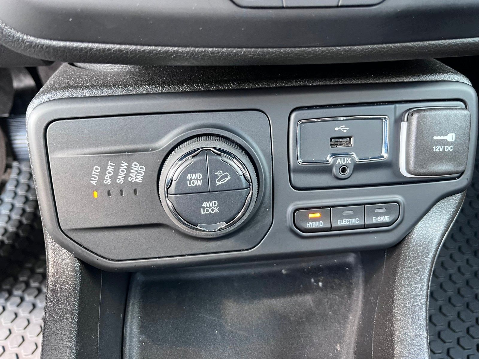 Fahrzeugabbildung Jeep Renegade Limited Plug-In Garantie Navi AWD uvm.