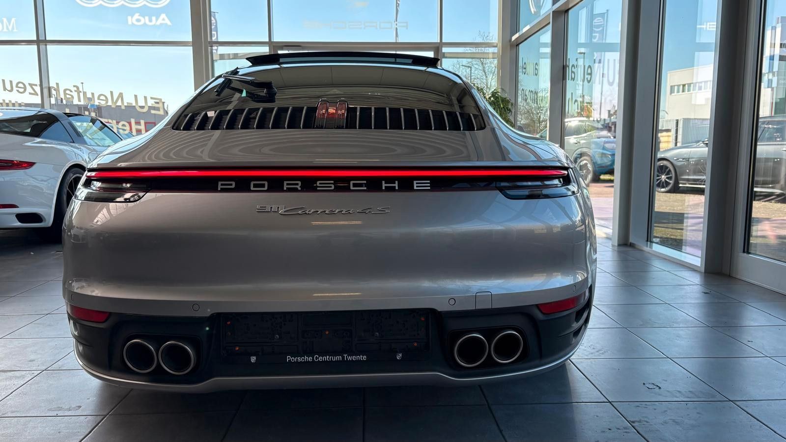 Fahrzeugabbildung Porsche 992 4 S/Lift/Vierradlenkung/Sonnendach/Voll!