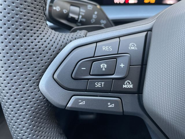 Tayron 1.5 TSI eHybrid DSG Black Style AHK/Pano 