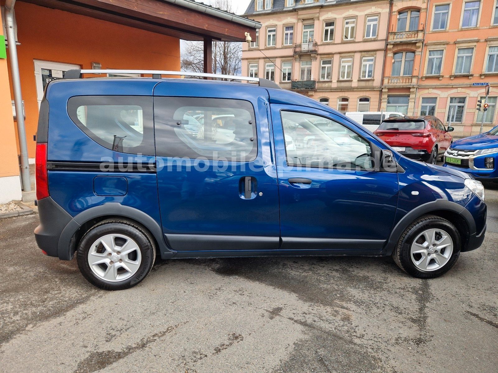 Dokker Stepway Celebration TCe 115 NAVI/SHZ/AHK