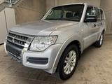 Mitsubishi Pajero 3.2 DI-D Basis*7 Sitzer*Navi*Klima - gebrauchte Mitsubishi Pajero aus dem Jahr 2015