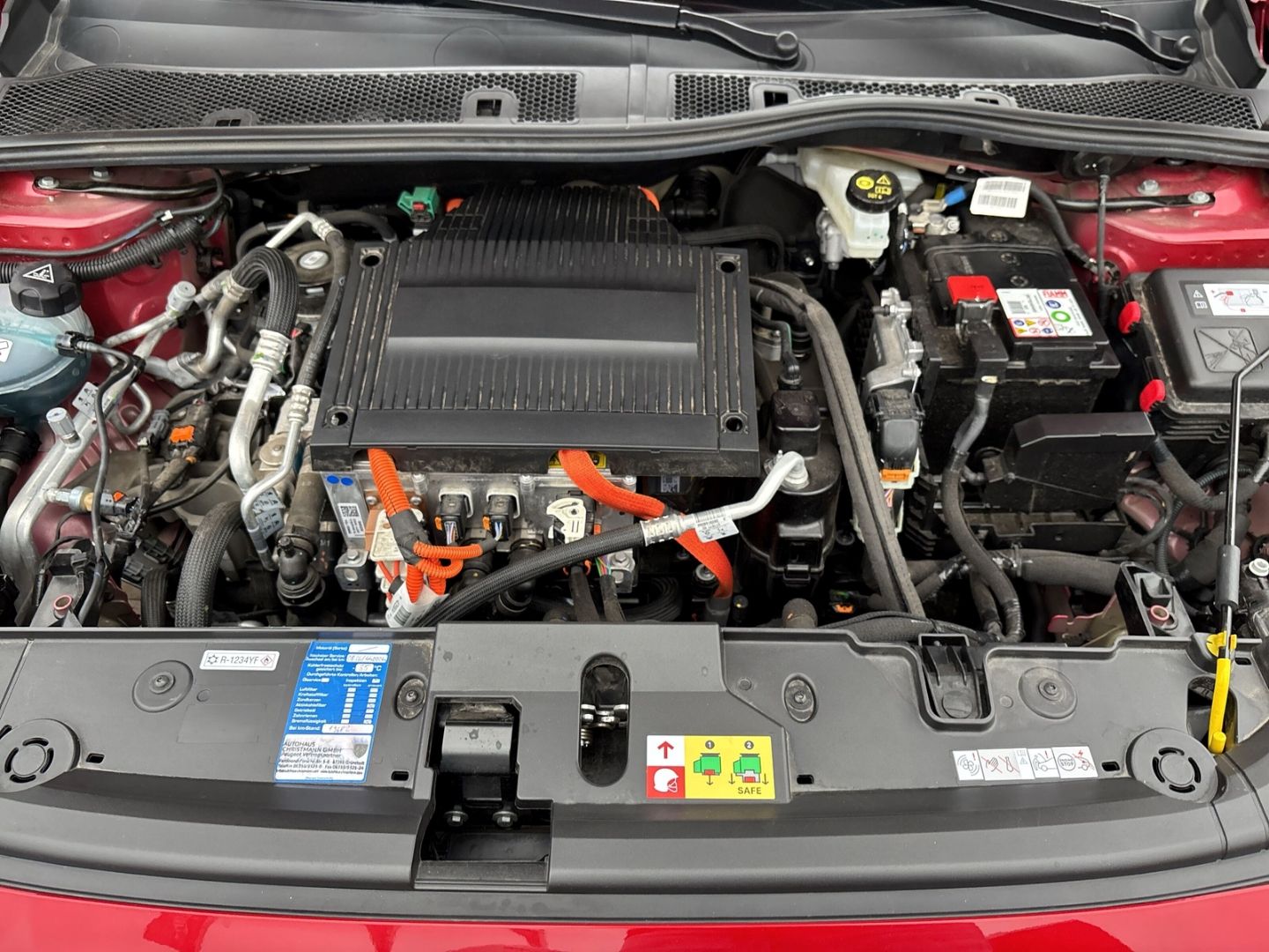Fahrzeugabbildung Peugeot 208 e- Active Pack Elektromotor 136