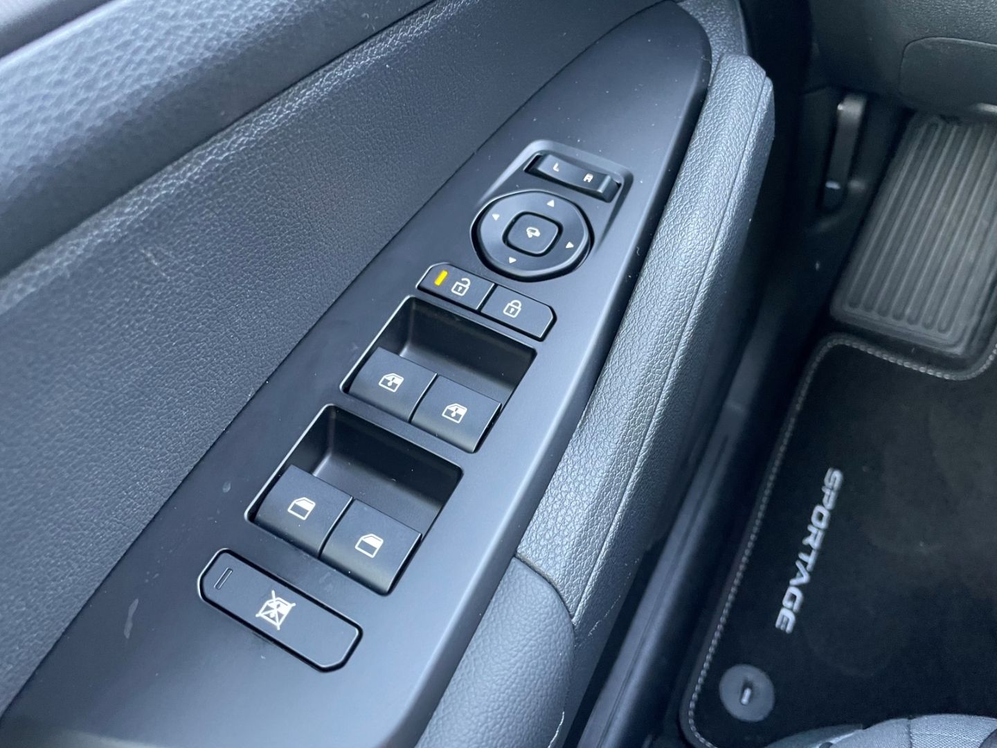 Fahrzeugabbildung Kia Sportage Vision Kamera LED elek Sitze Spurhalte