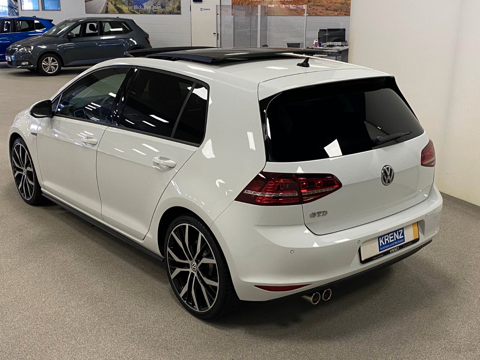 Fahrzeugabbildung Volkswagen Golf 2.0 TDI DSG BMT GTD+DCC+BI-XENON+PANORAMAD+