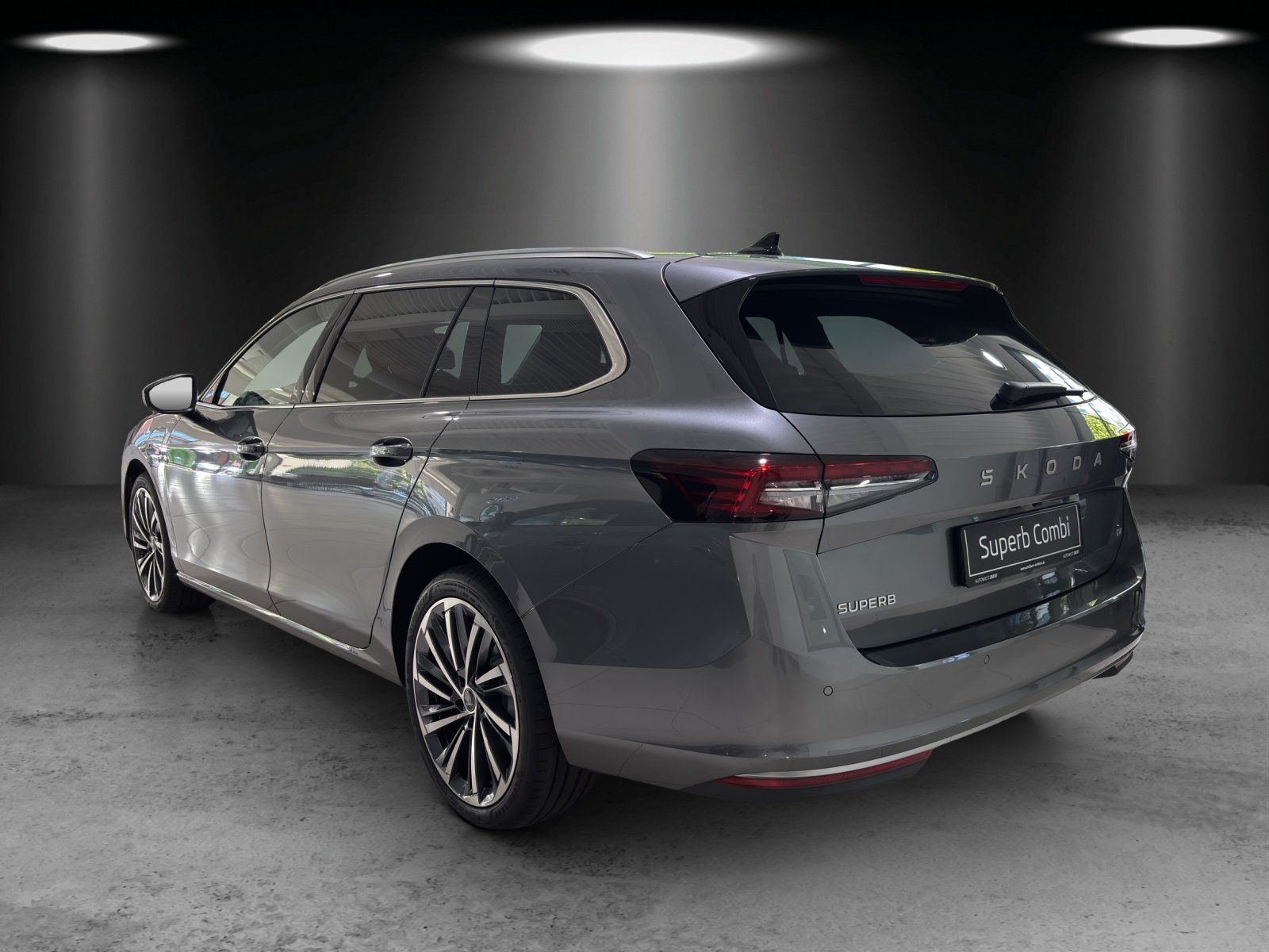 Fahrzeugabbildung SKODA Superb Combi L&K 1,5 TSI iV 150 kW DSG