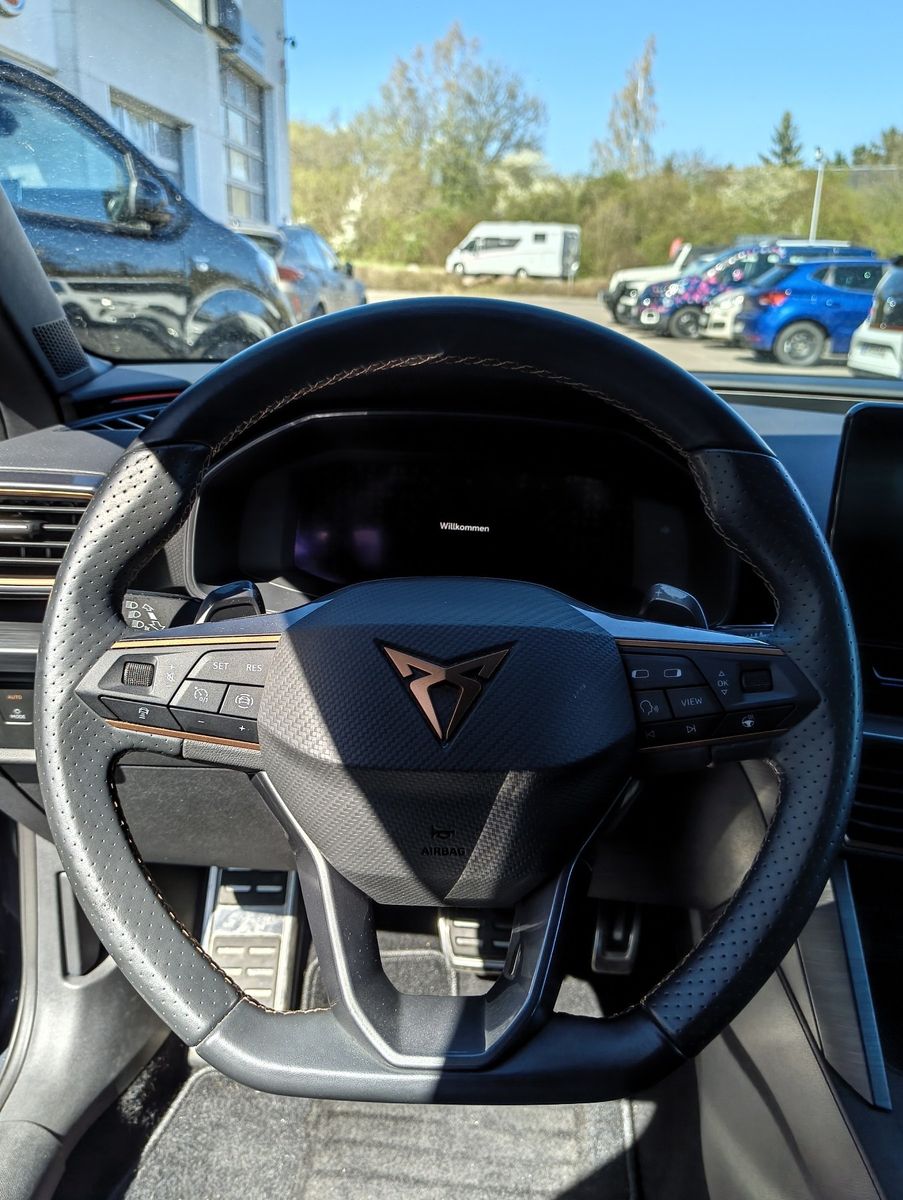 Fahrzeugabbildung CUPRA Leon 2.0 TSI (245 PS) DSG + ACC + SHZ