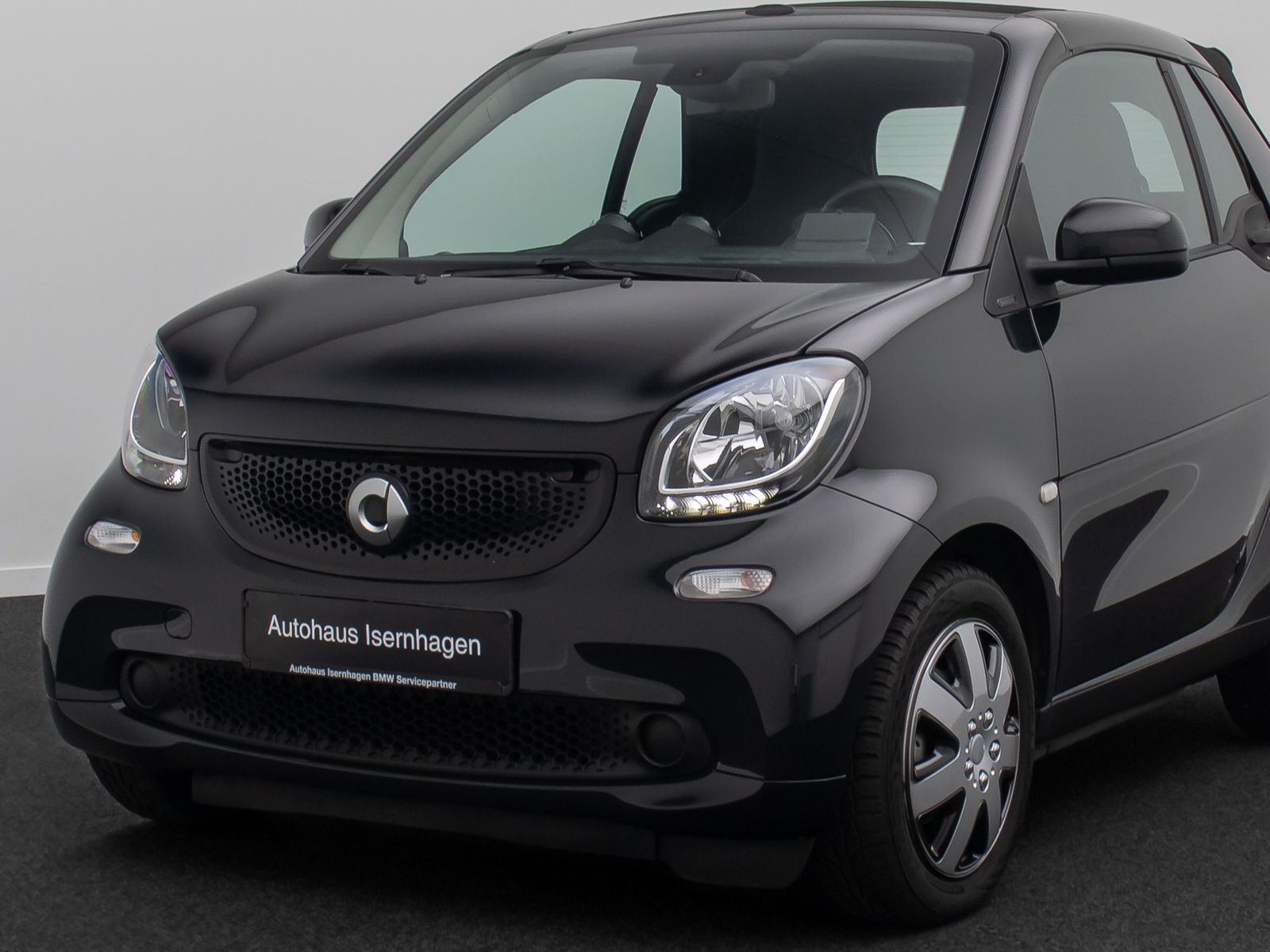 Fahrzeugabbildung Smart ForTwo Cabrio Tempomat Navi JBL Sitzhzng KlimaAT