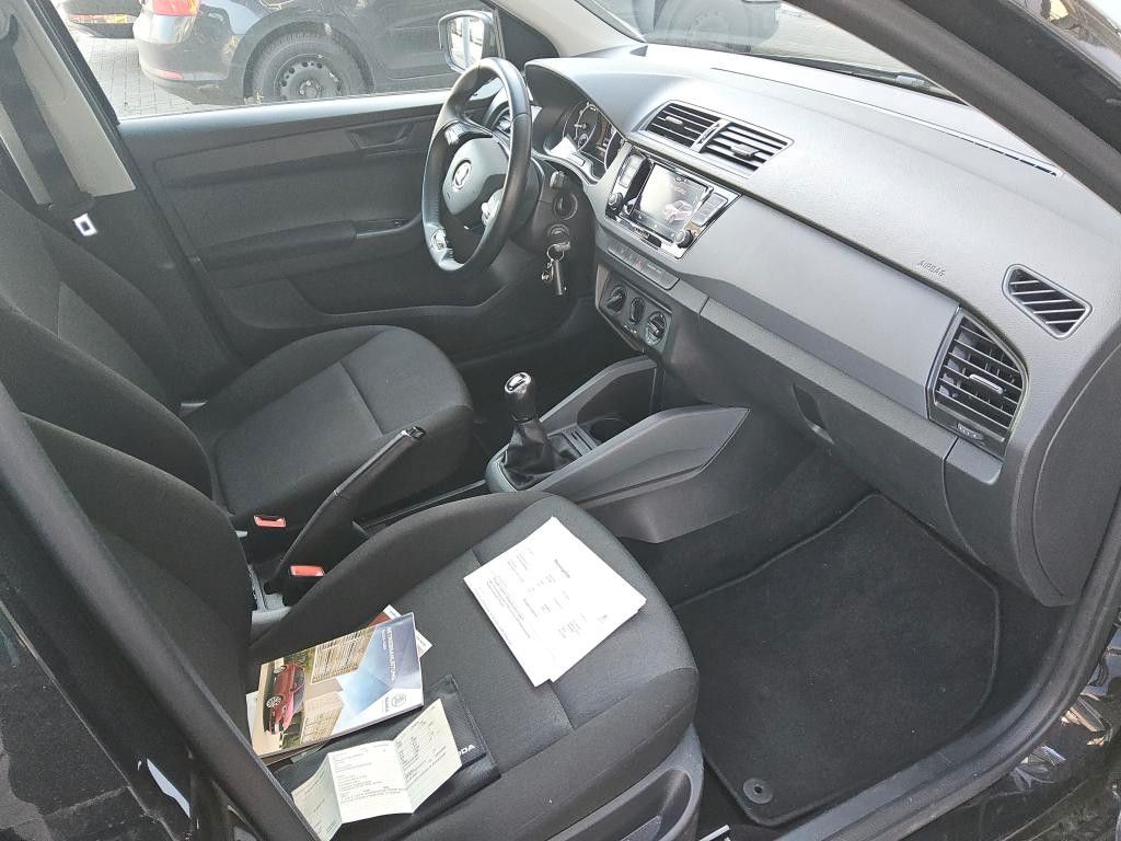 Fahrzeugabbildung SKODA Fabia Combi ALU16`PDC NEBEL APP-CONNECT 1.H