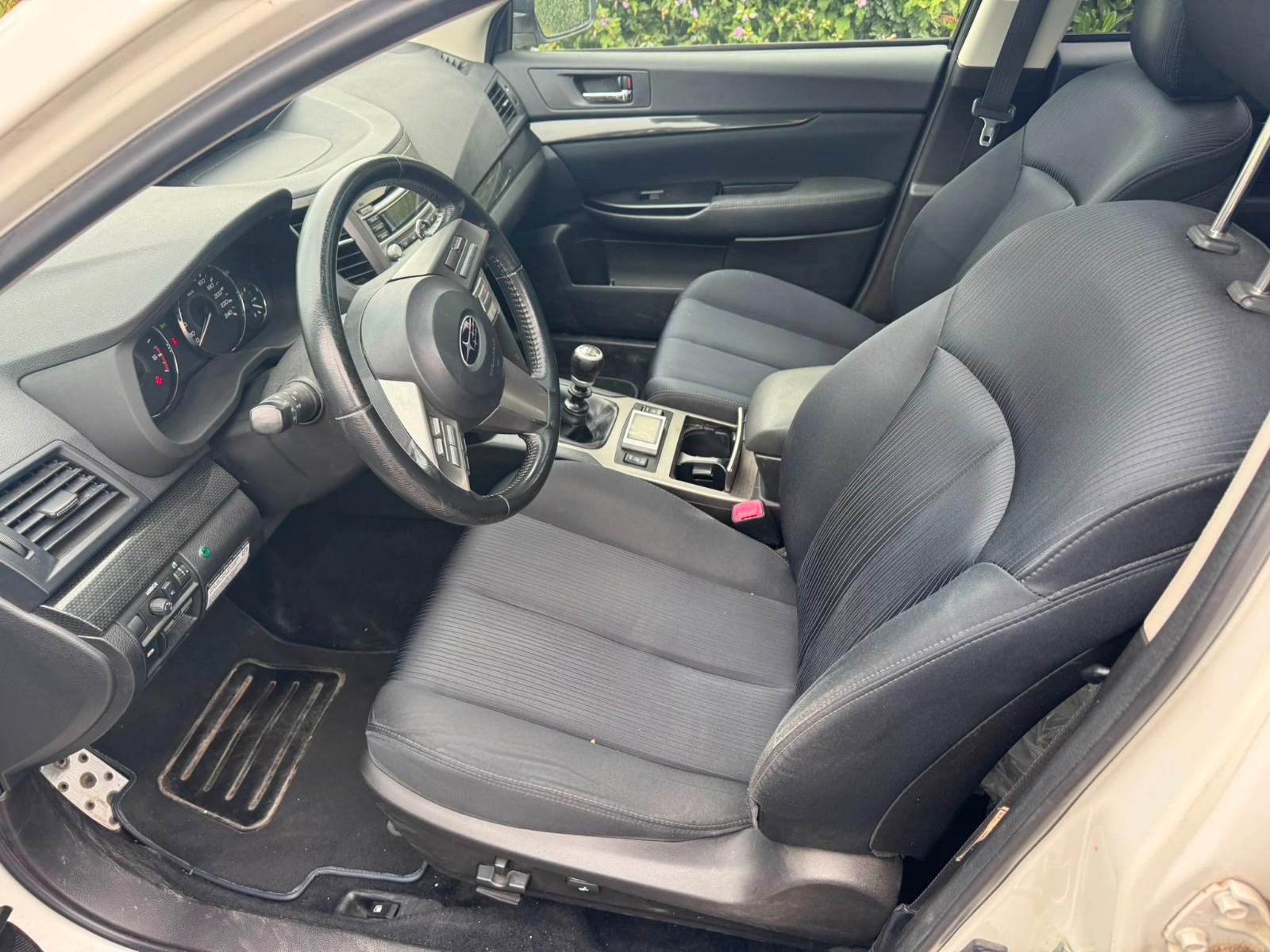 Subaru Legacy 2012 — photo 10
